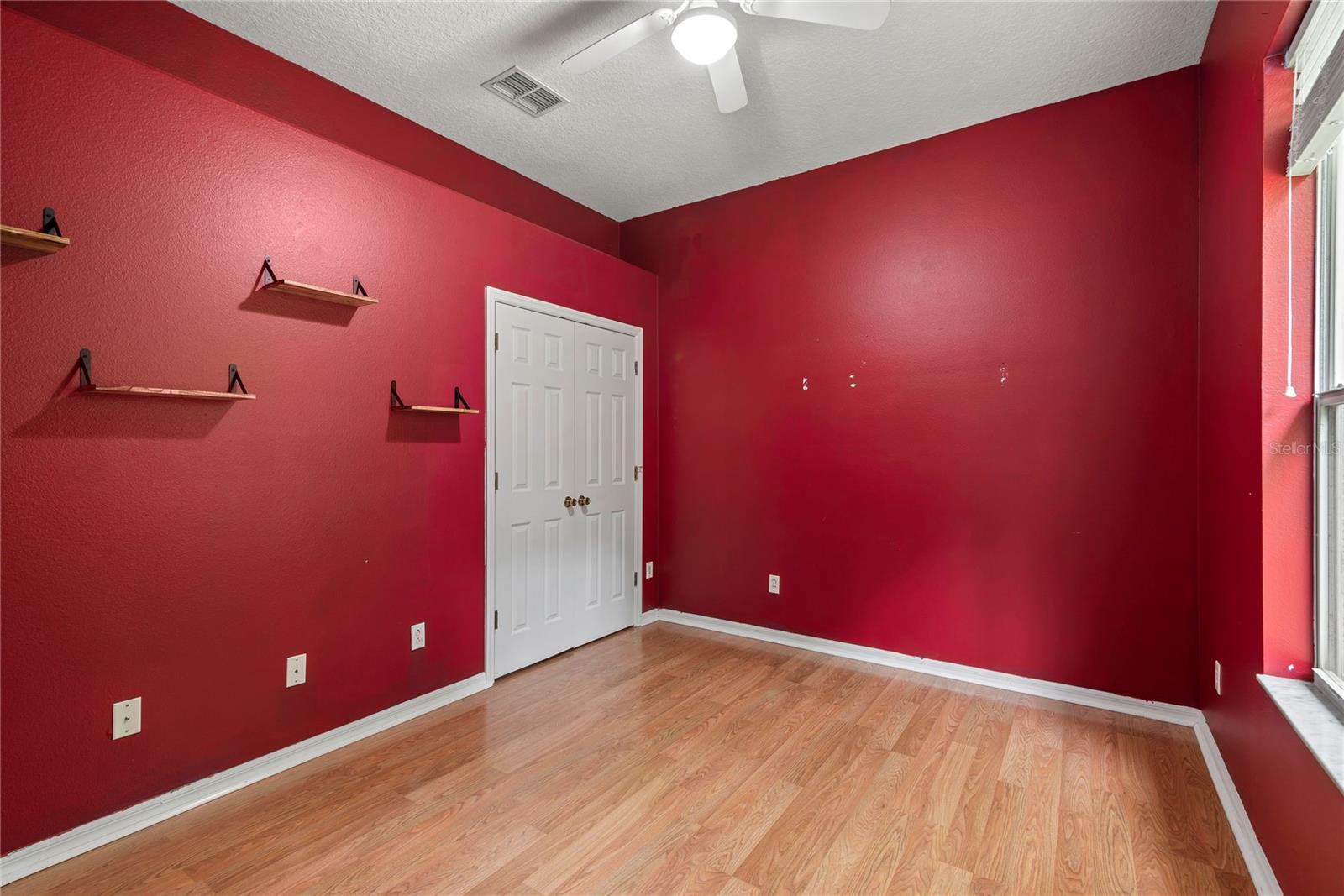 332 LARGOVISTA DR