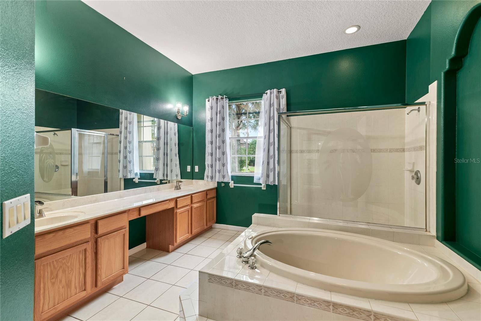 332 LARGOVISTA DR