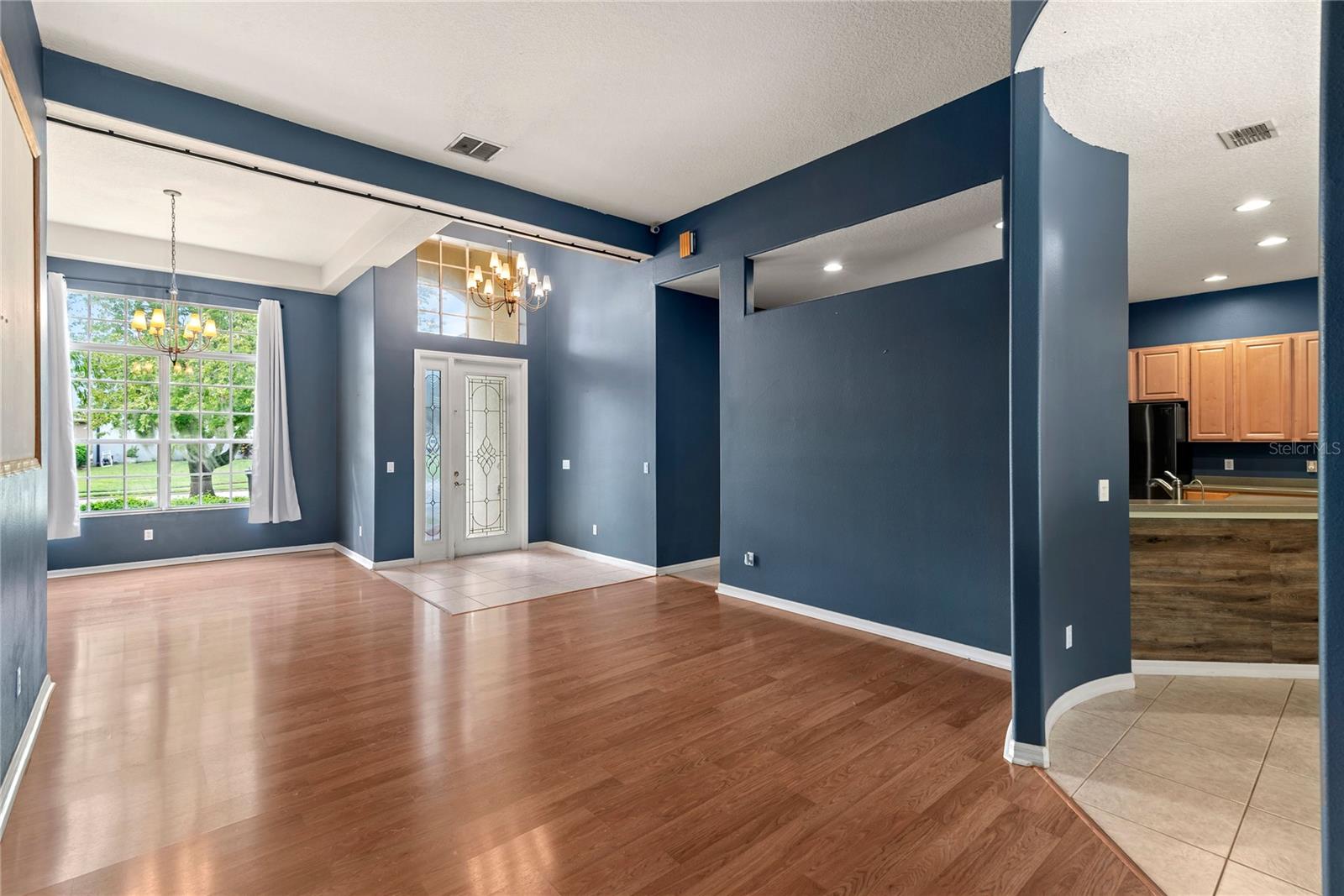 332 LARGOVISTA DR