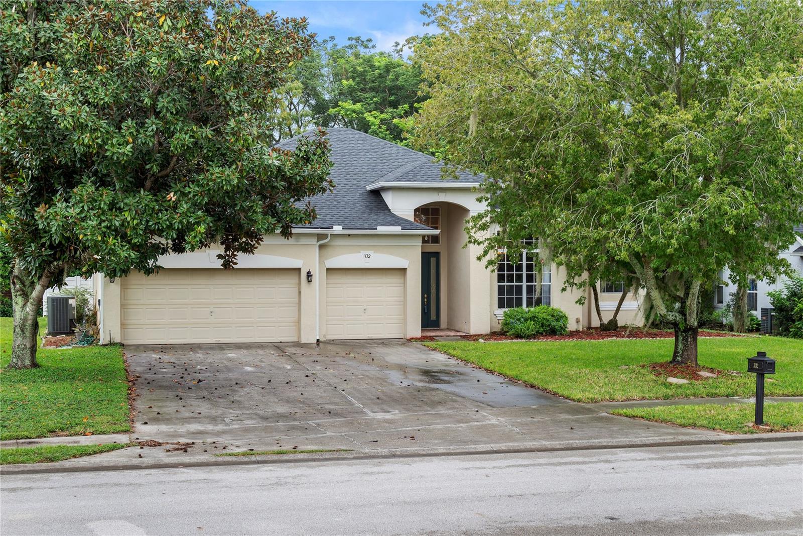 332 LARGOVISTA DR