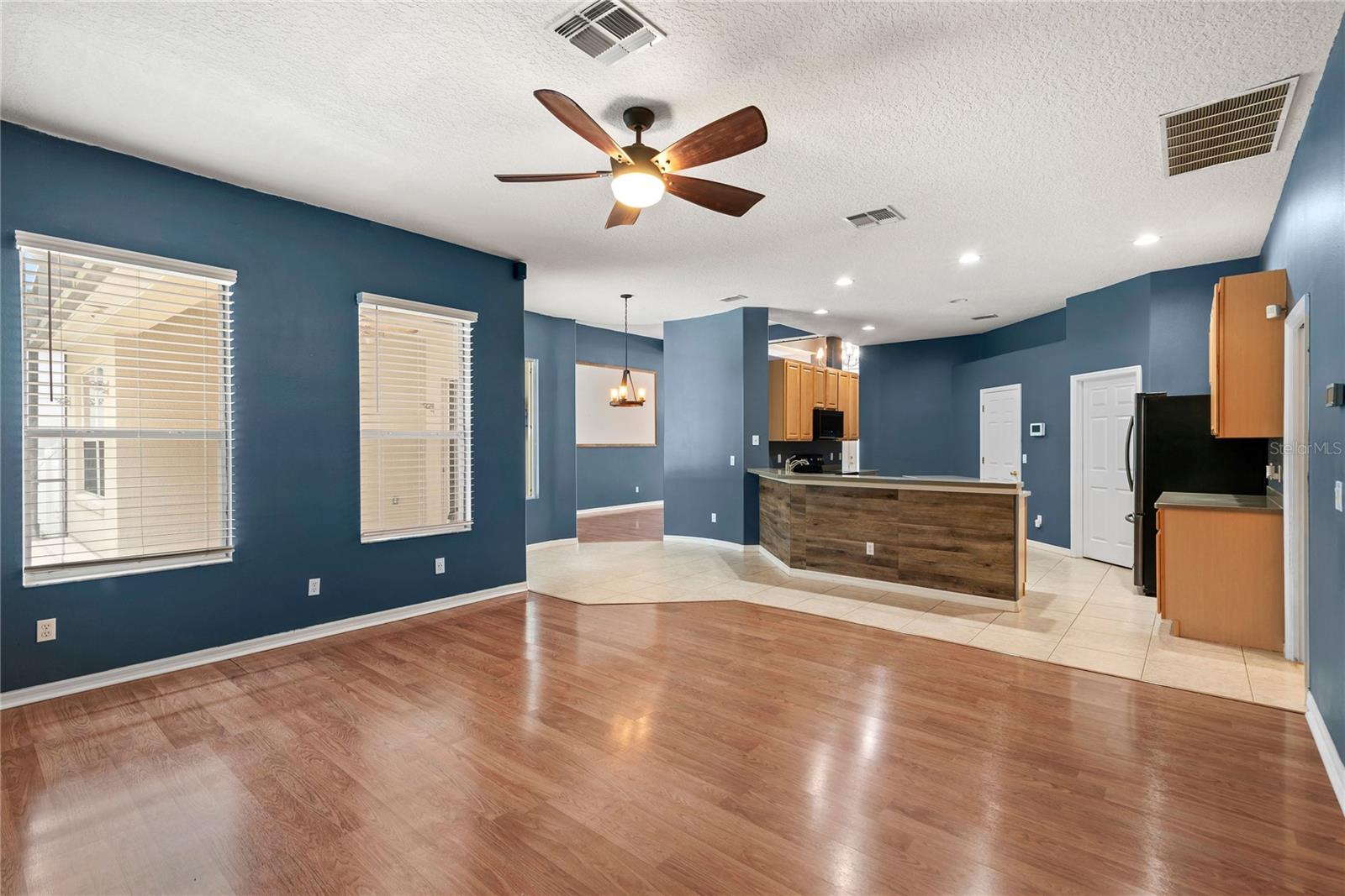 332 LARGOVISTA DR