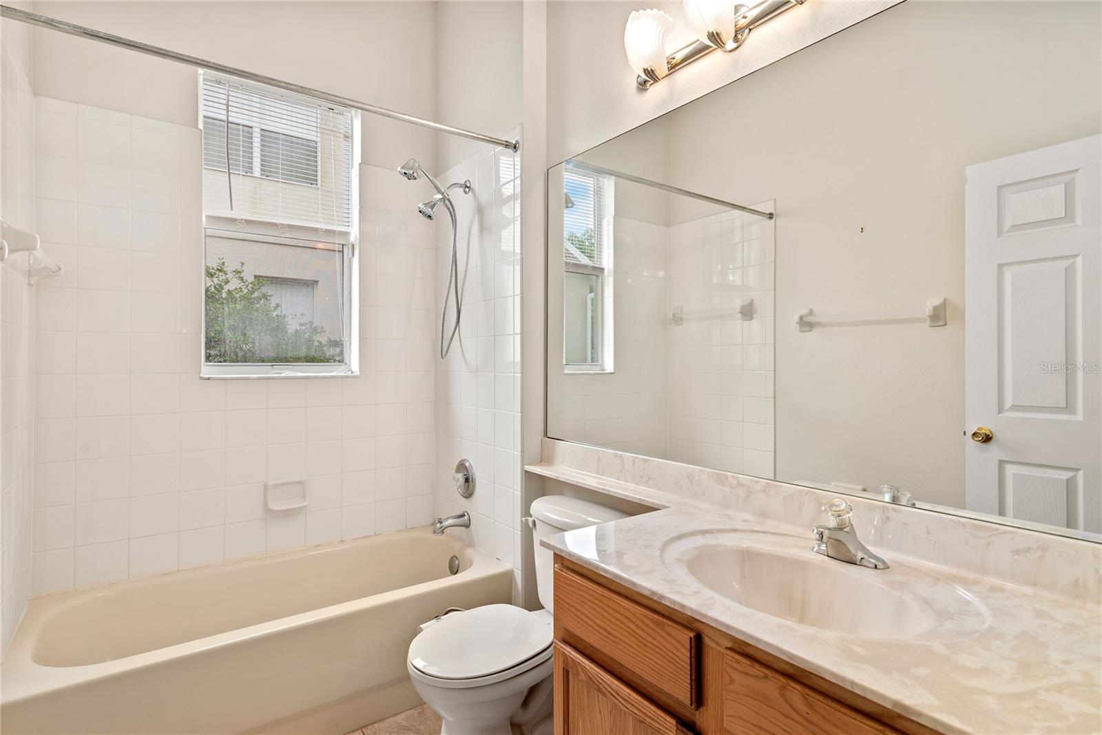 332 LARGOVISTA DR