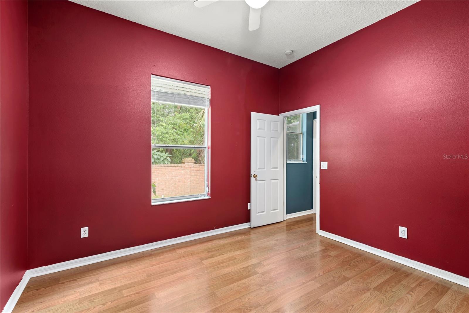 332 LARGOVISTA DR