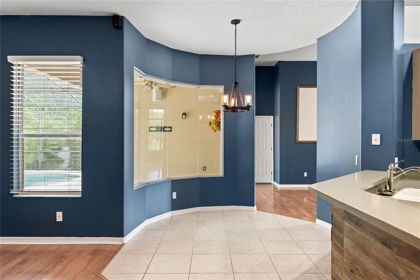 332 LARGOVISTA DR