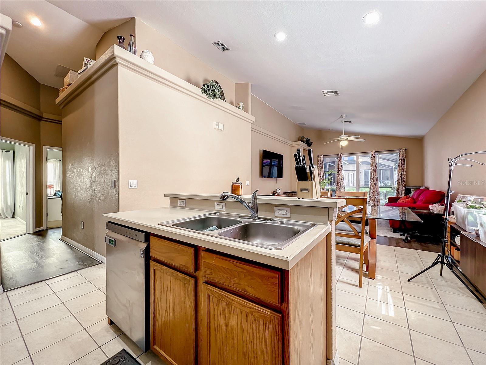 124 MALAGA AVE