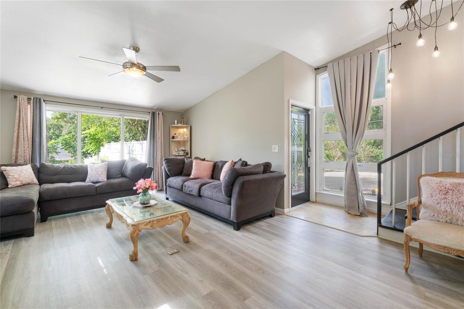 900 PARK PL