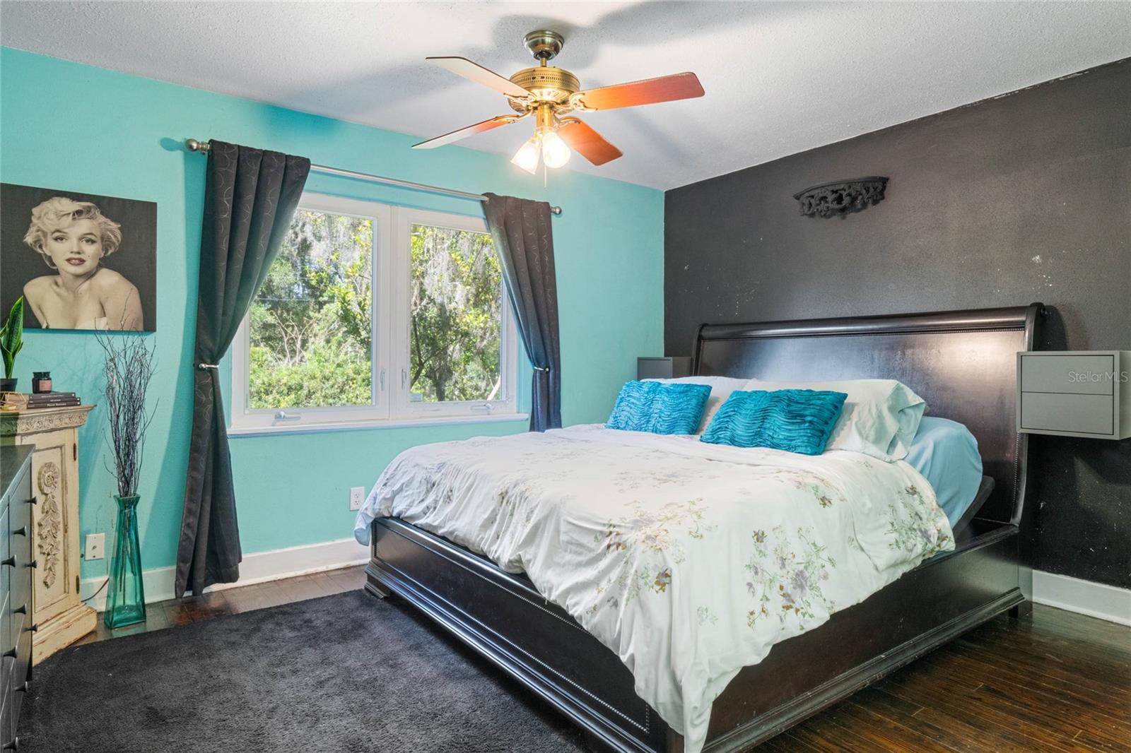 900 PARK PL