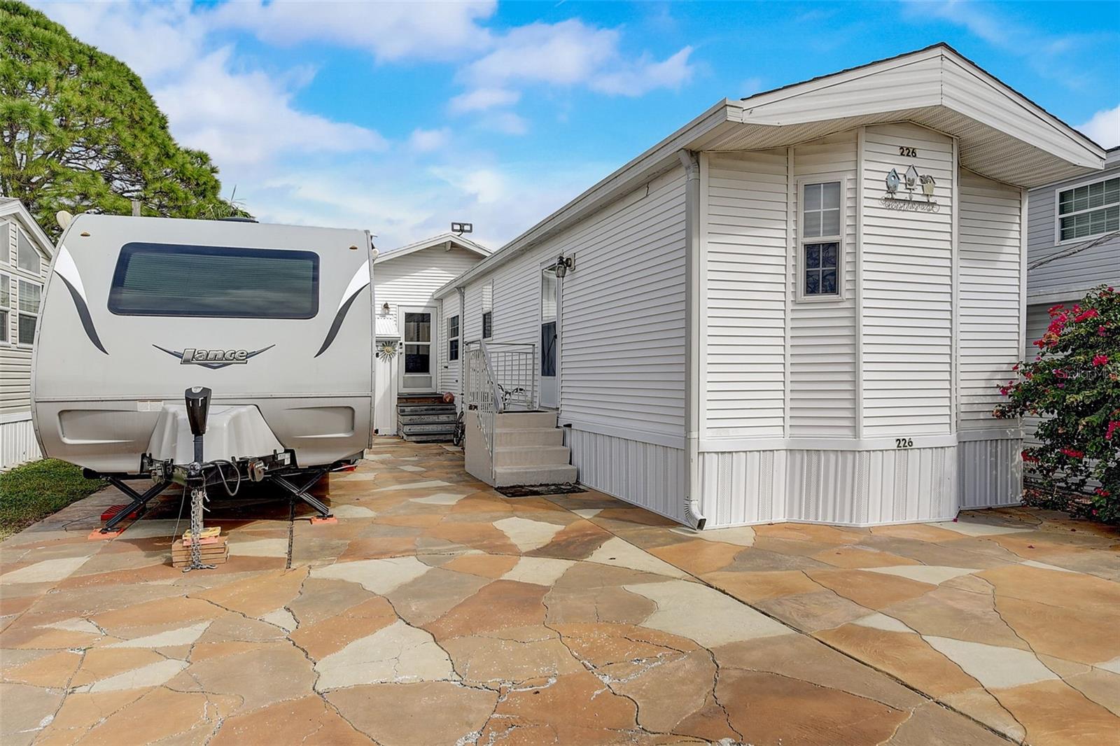 226 ST GEORGE DR