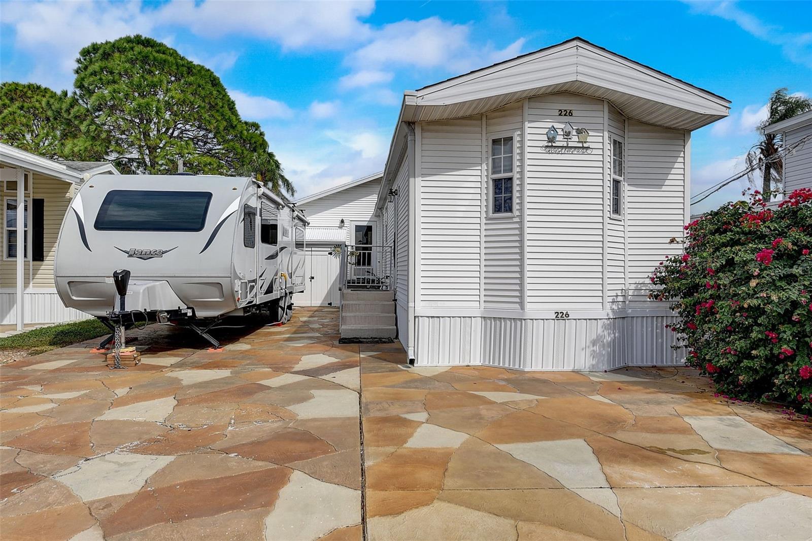 226 ST GEORGE DR