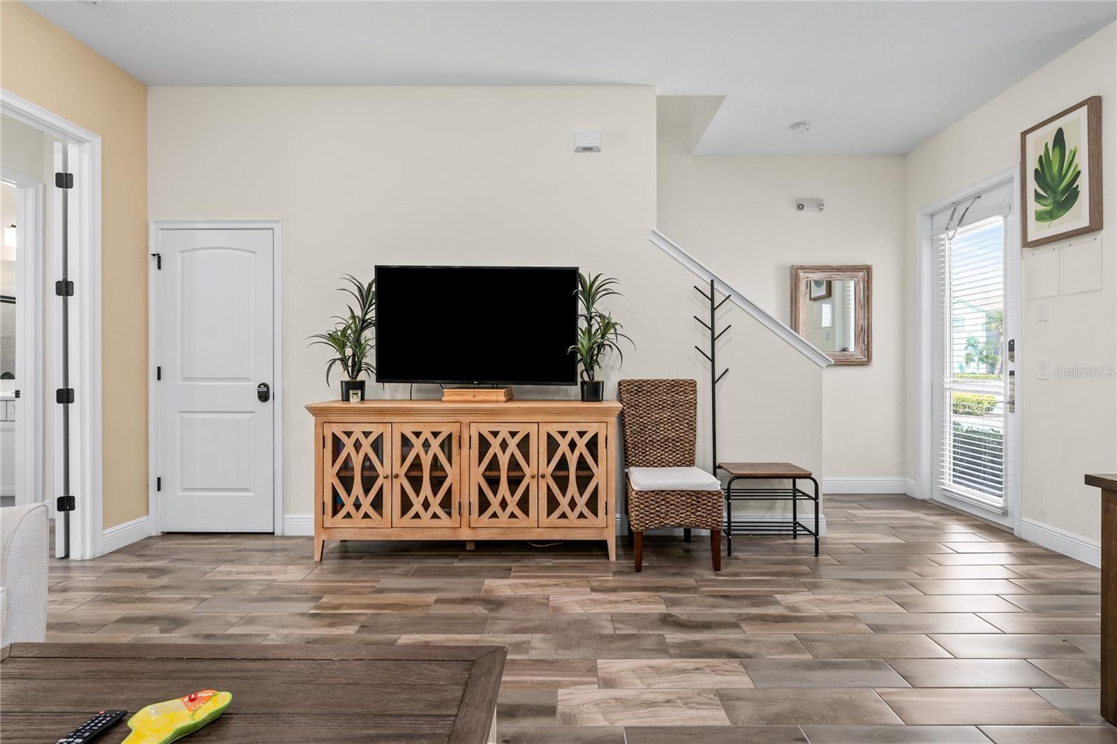 8040 SANDY TOES WAY