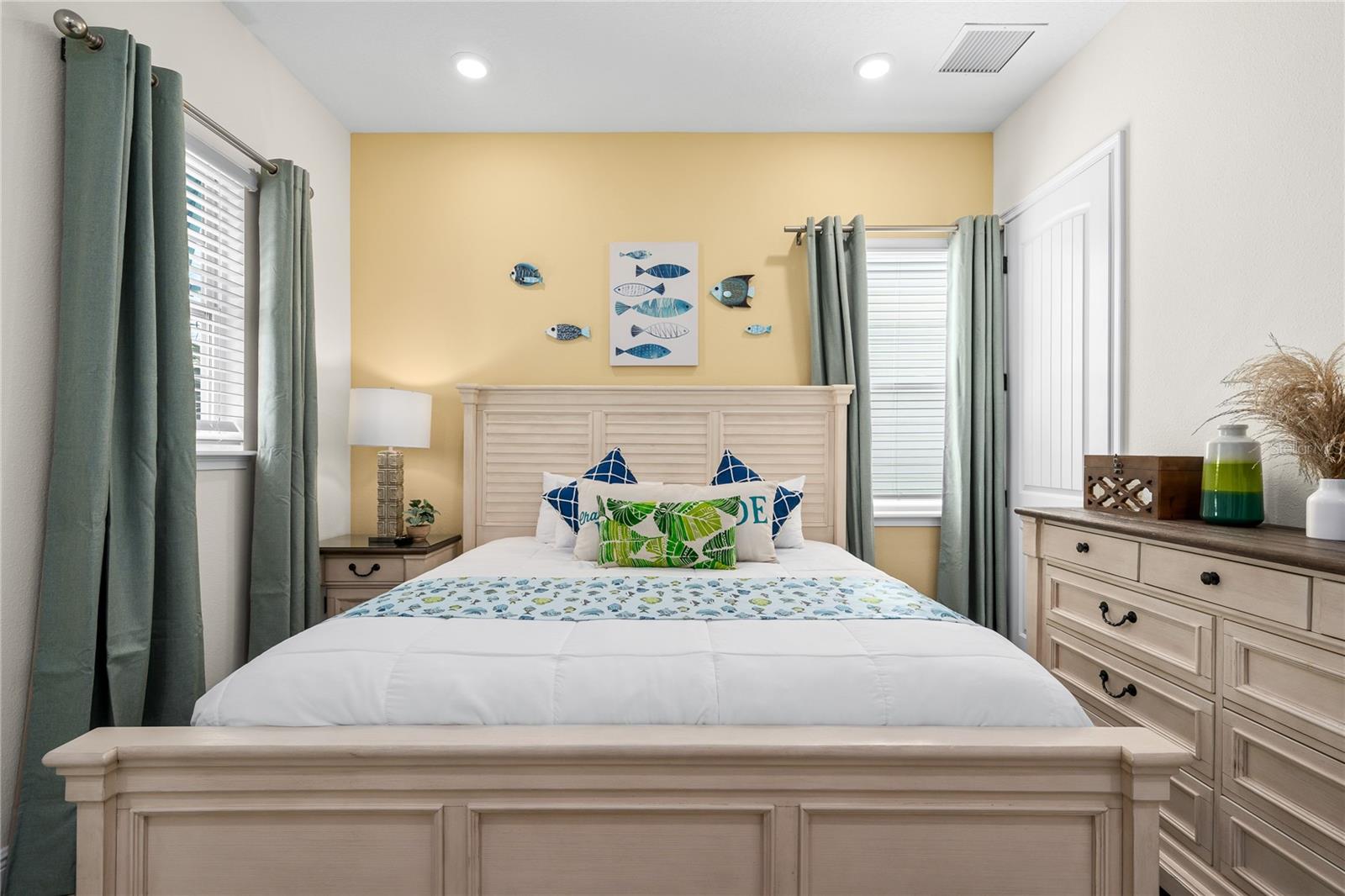 8040 SANDY TOES WAY