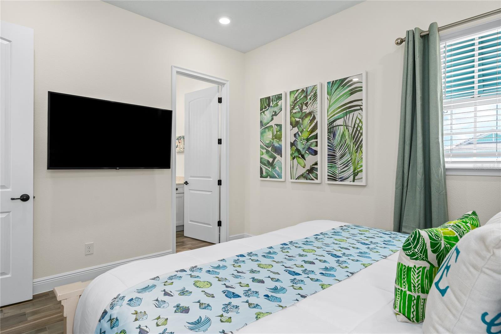 8040 SANDY TOES WAY