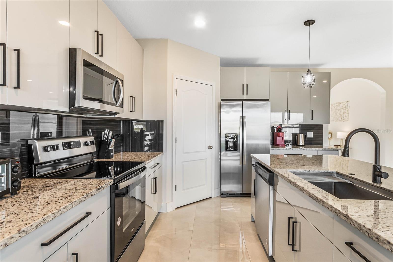 845 SUN BURST RD