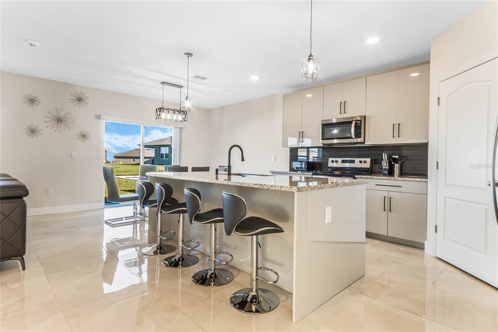 845 SUN BURST RD