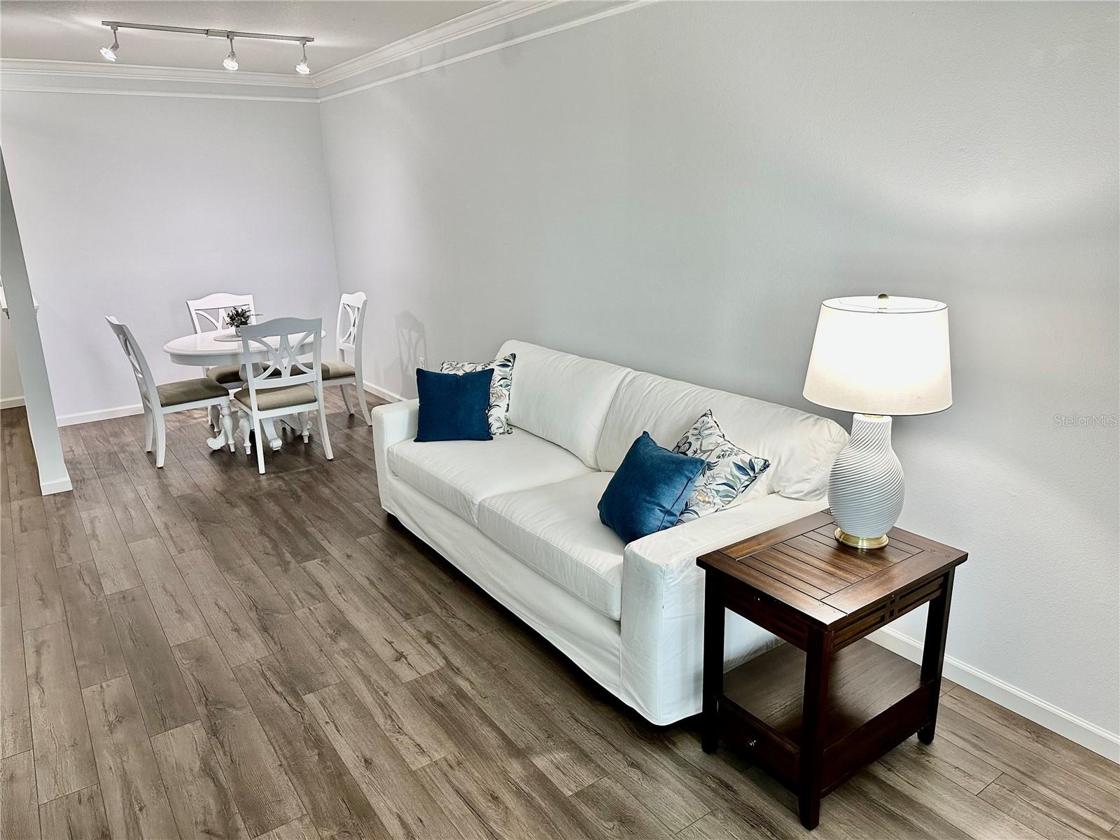 239 LONGVIEW AVE #214