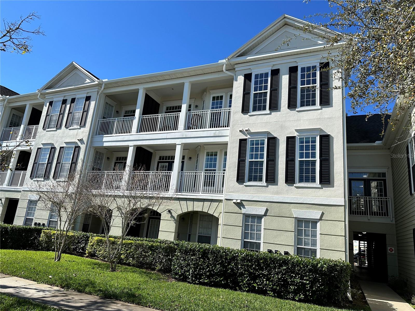 239 LONGVIEW AVE #214