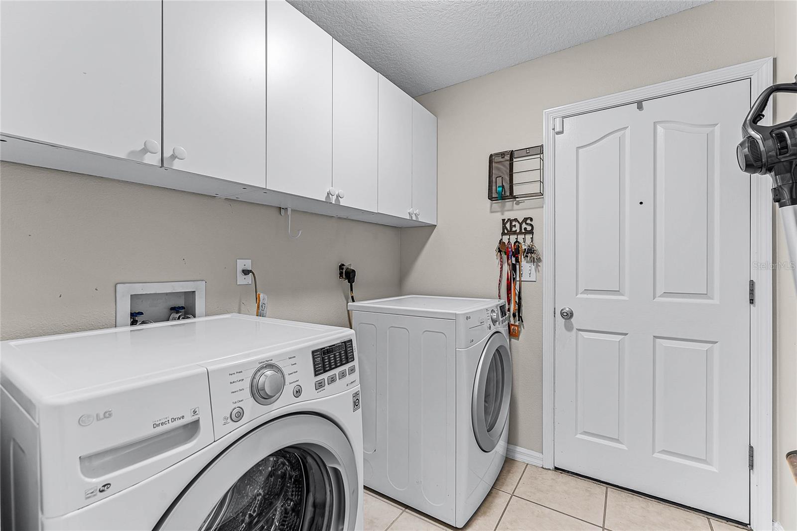 610 NE 52ND CT