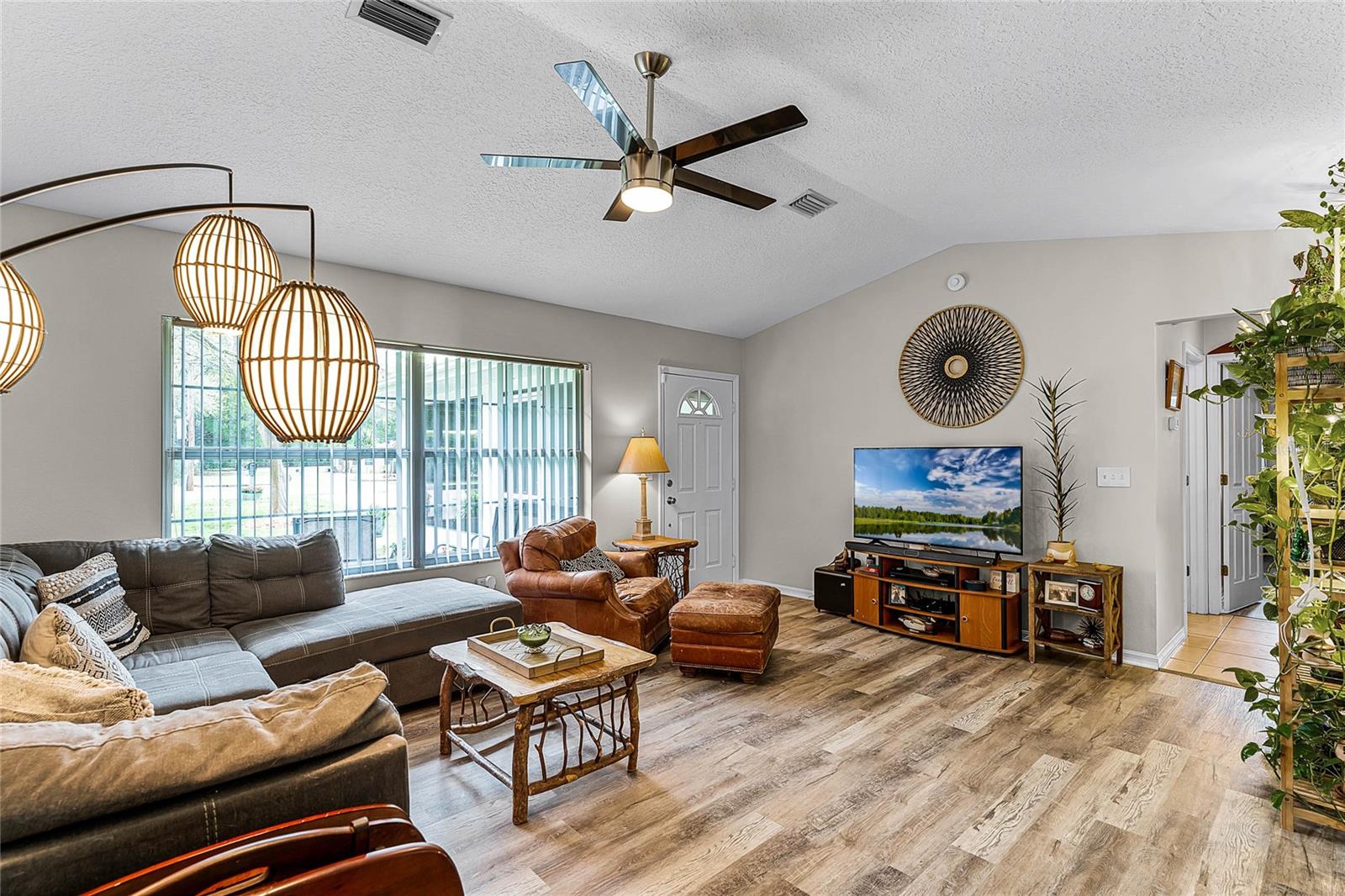 610 NE 52ND CT