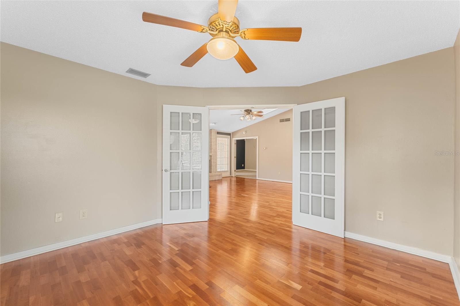 249 WATERFORD CT