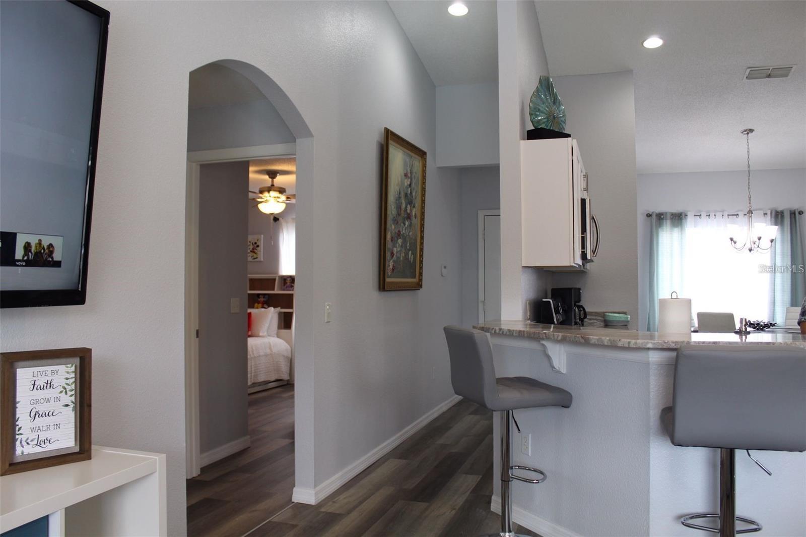 342 SHADY OAK LOOP