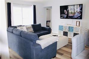 342 SHADY OAK LOOP