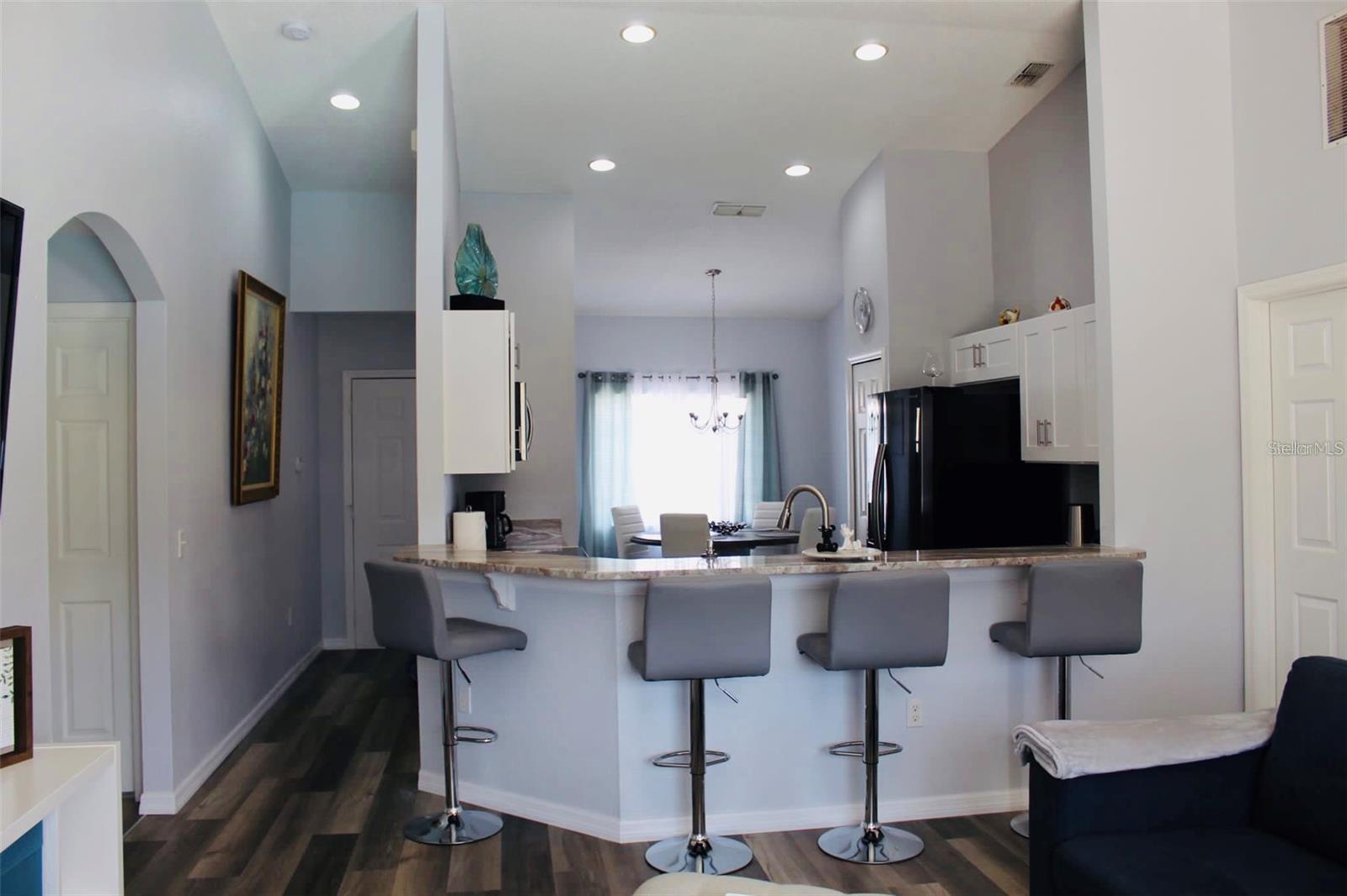 342 SHADY OAK LOOP