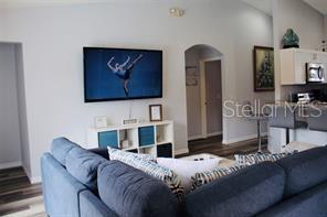 342 SHADY OAK LOOP