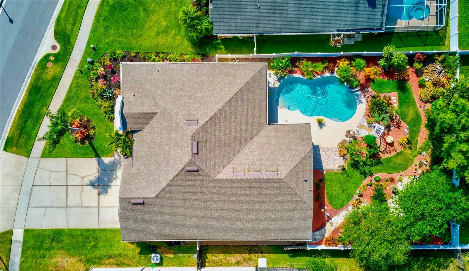 524 LAKEHAVEN CIR
