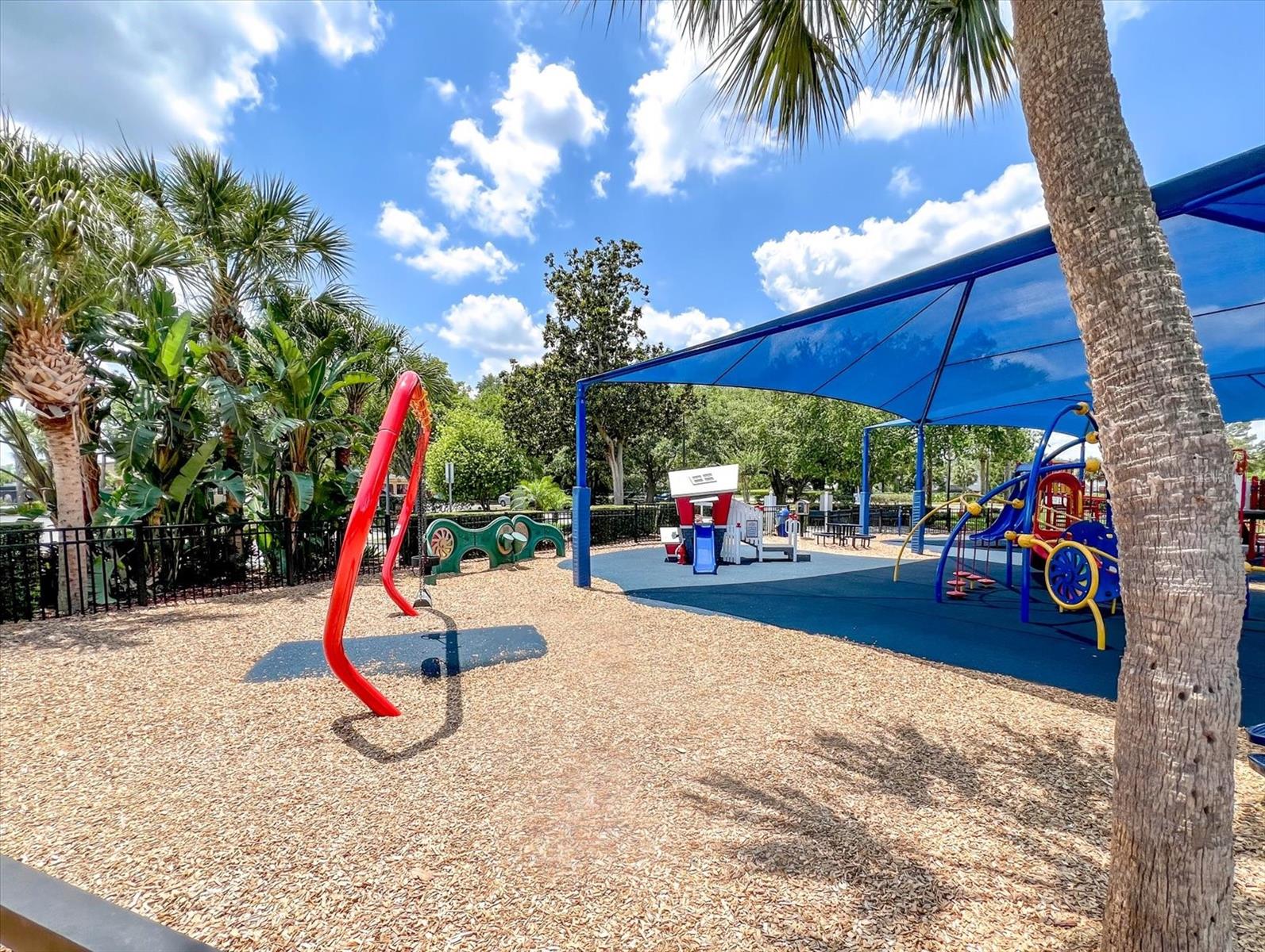 524 LAKEHAVEN CIR