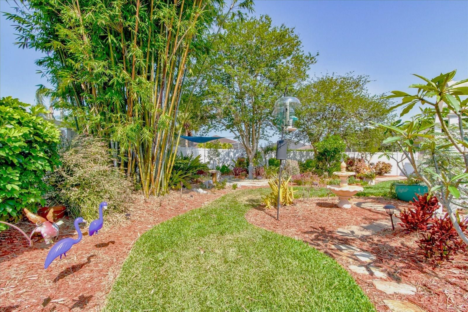 524 LAKEHAVEN CIR