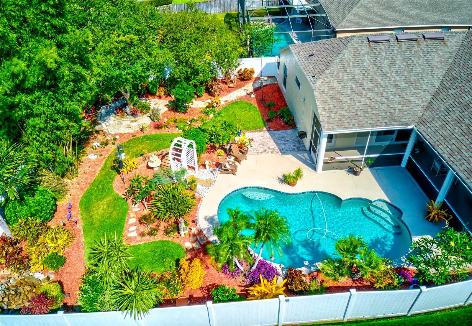 524 LAKEHAVEN CIR
