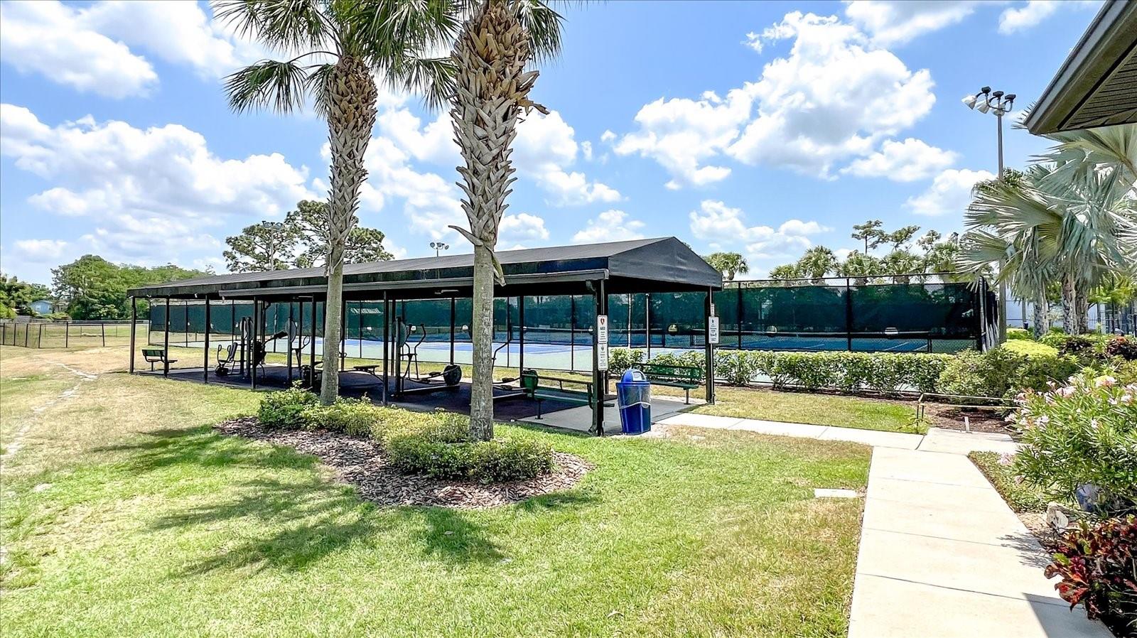 524 LAKEHAVEN CIR