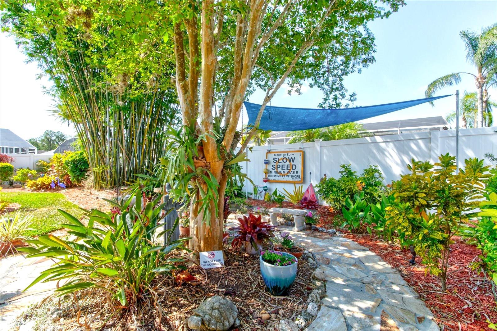 524 LAKEHAVEN CIR