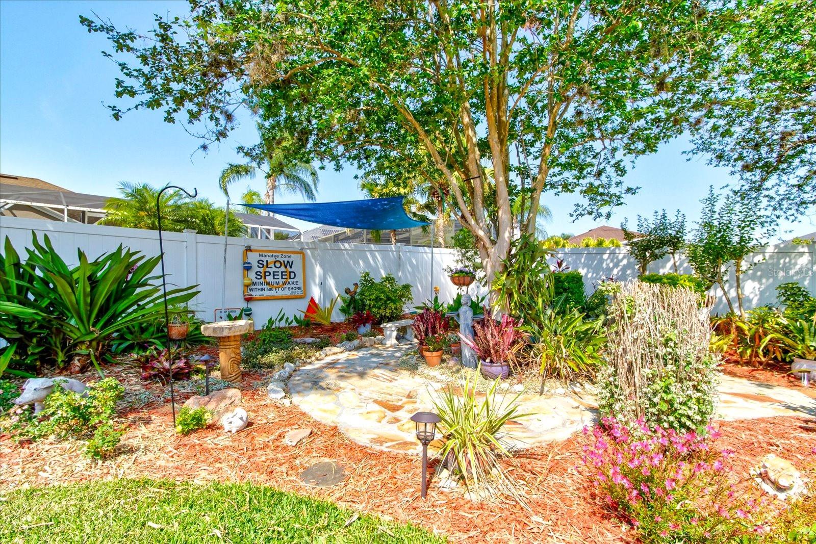 524 LAKEHAVEN CIR