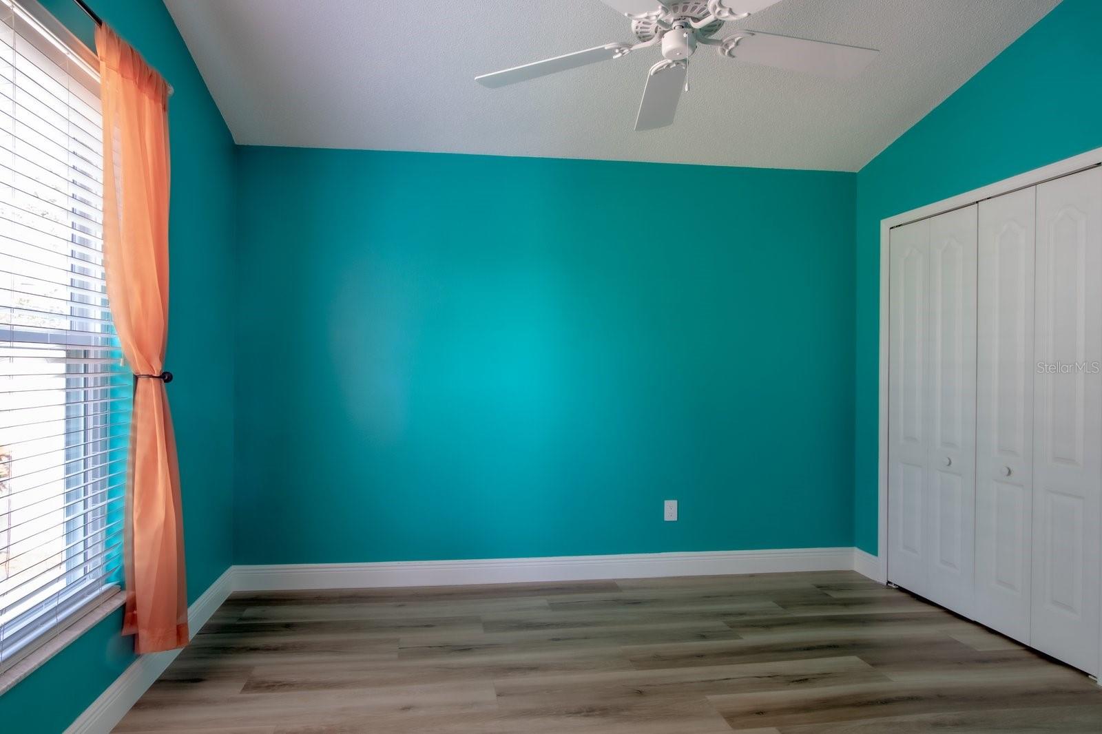 524 LAKEHAVEN CIR