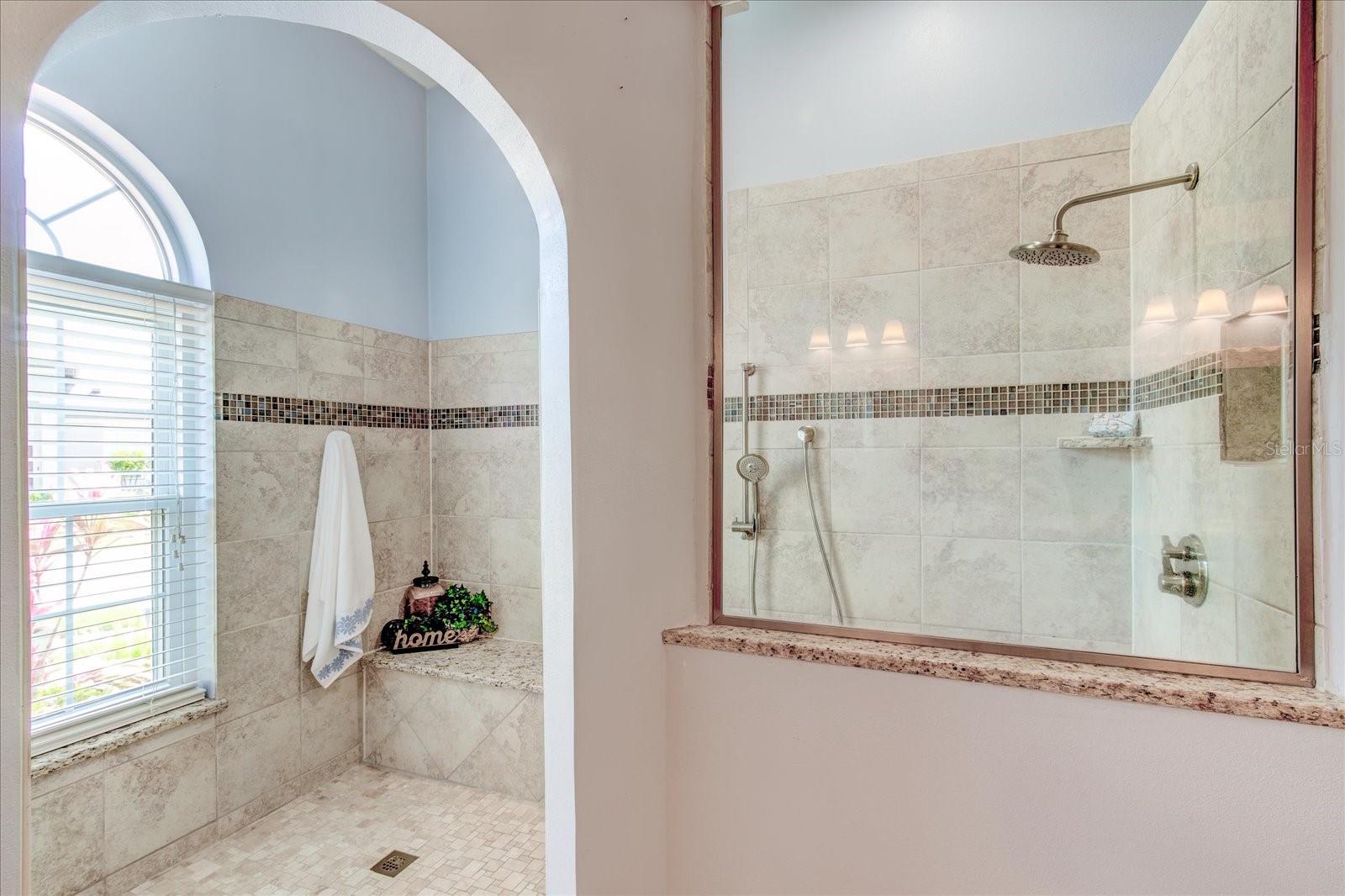 524 LAKEHAVEN CIR