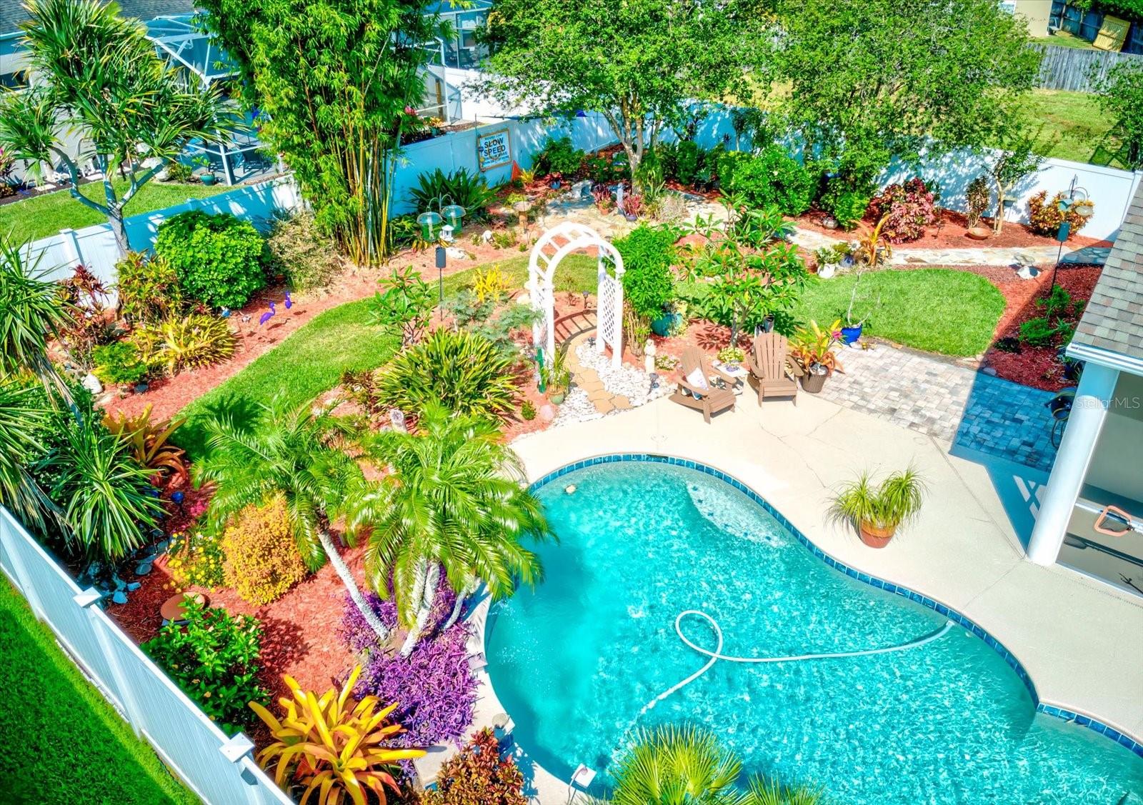 524 LAKEHAVEN CIR