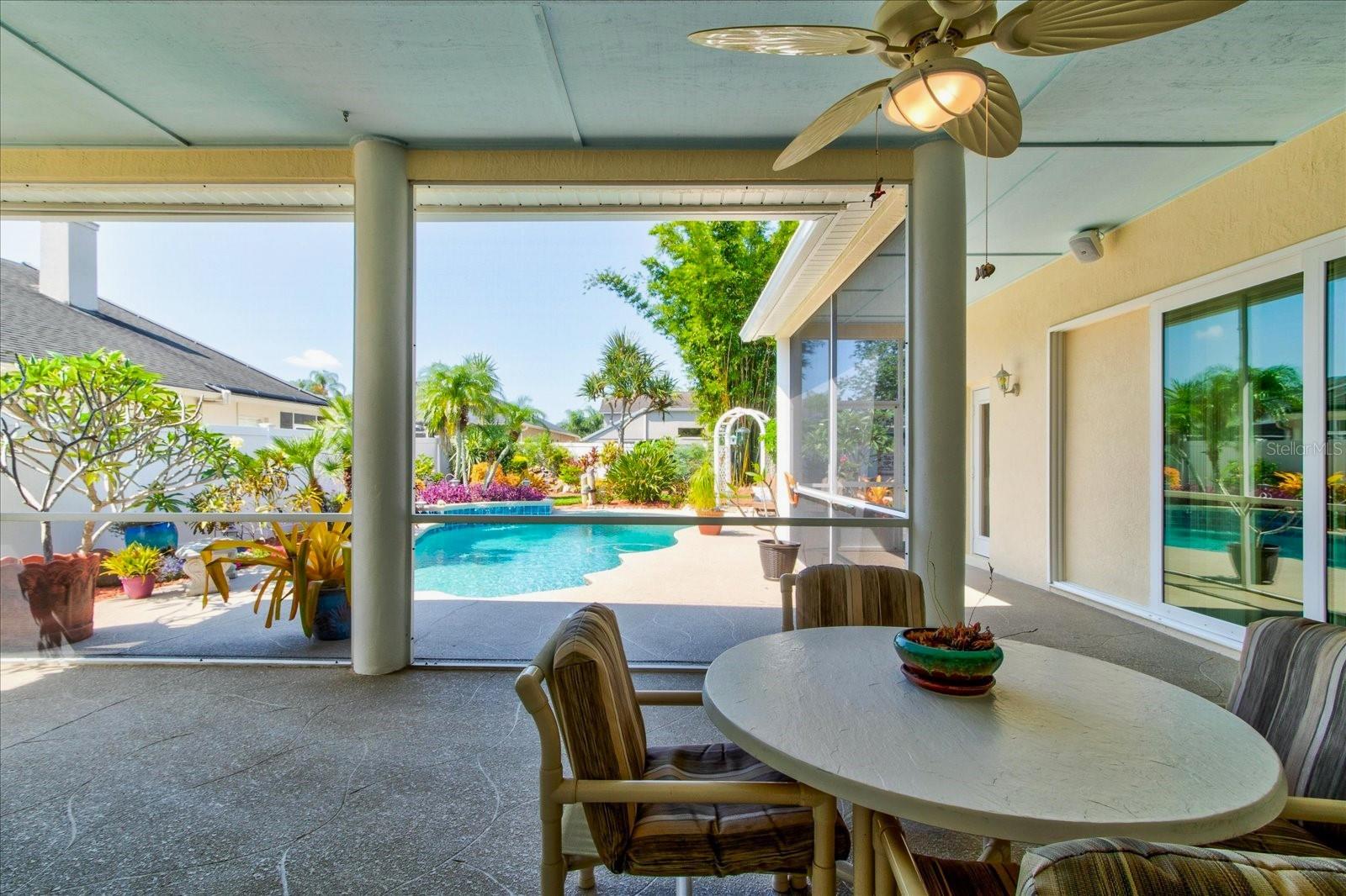 524 LAKEHAVEN CIR