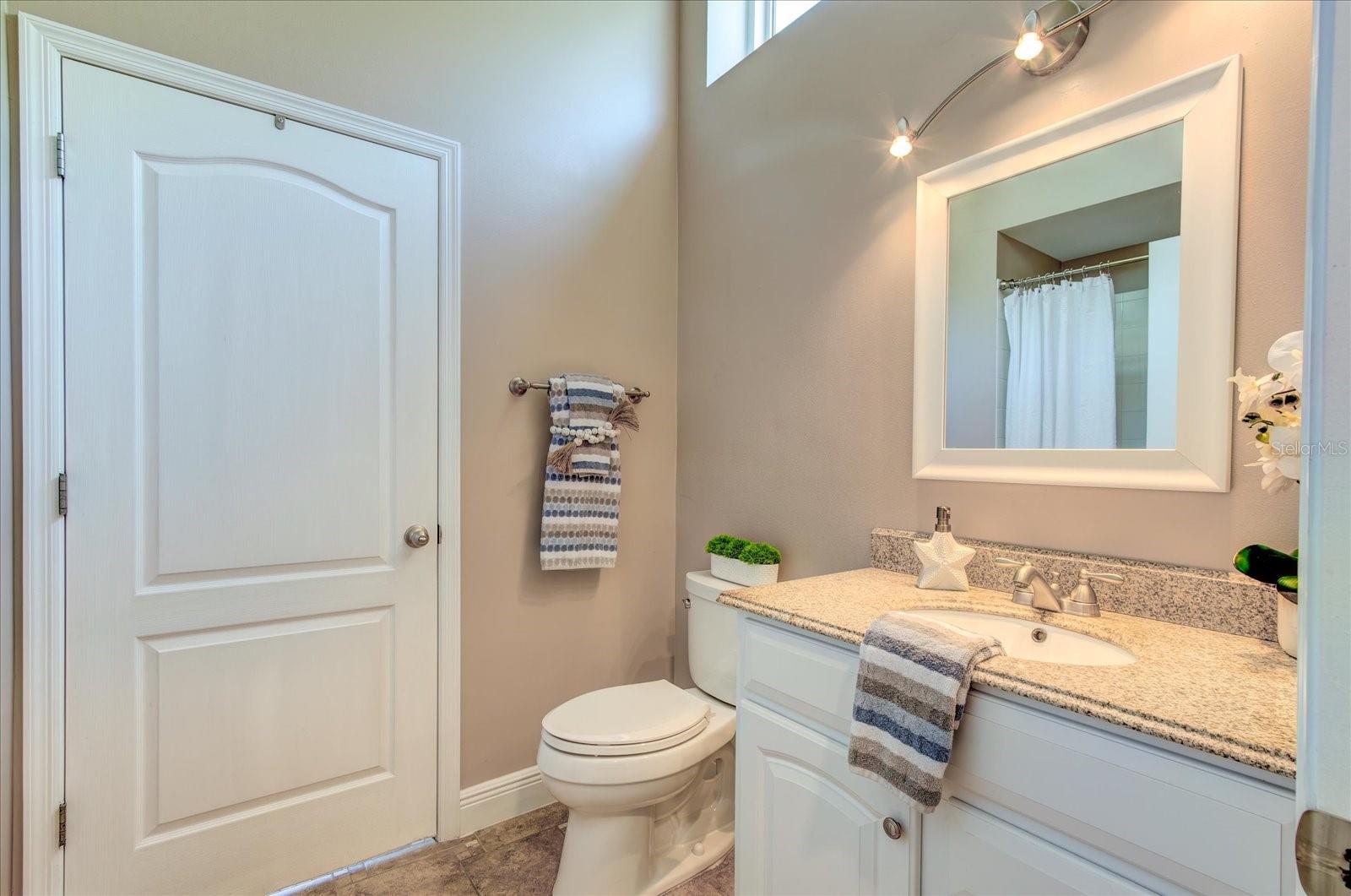 524 LAKEHAVEN CIR