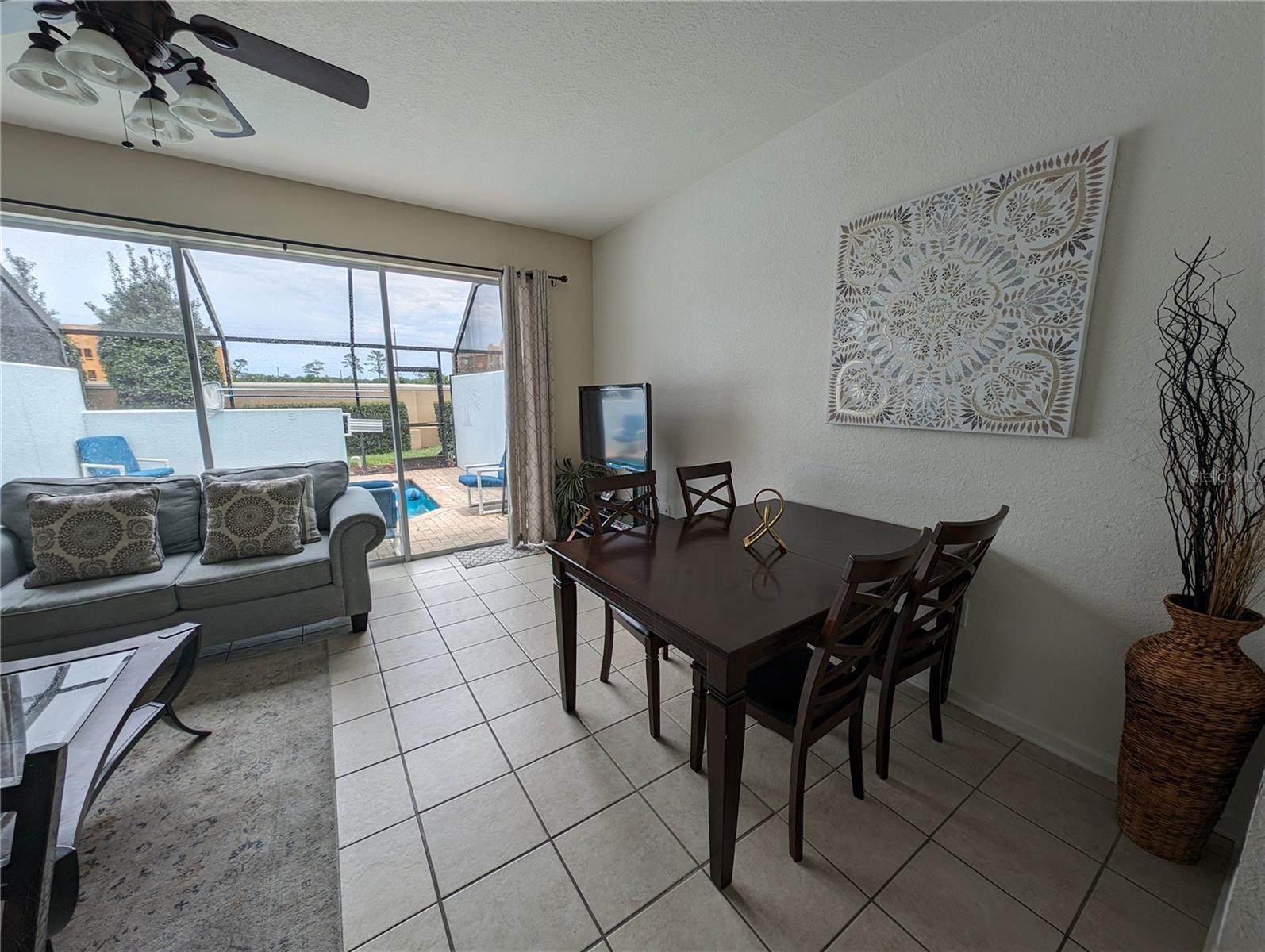 2571 MANESHAW LN