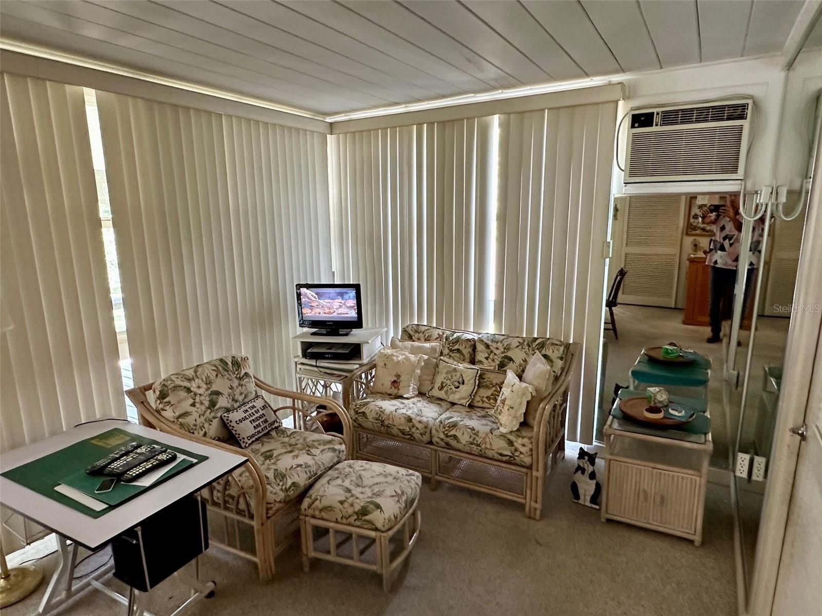 104 SUNSET DR