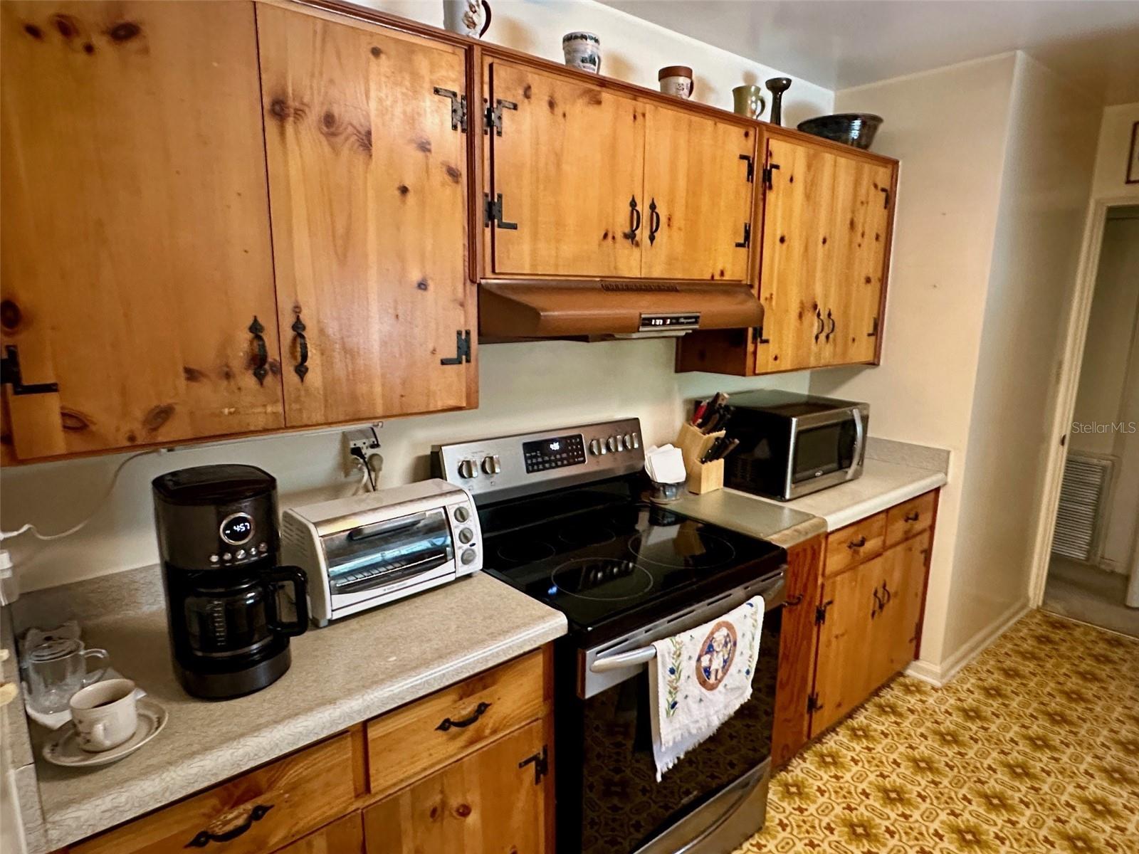 104 SUNSET DR
