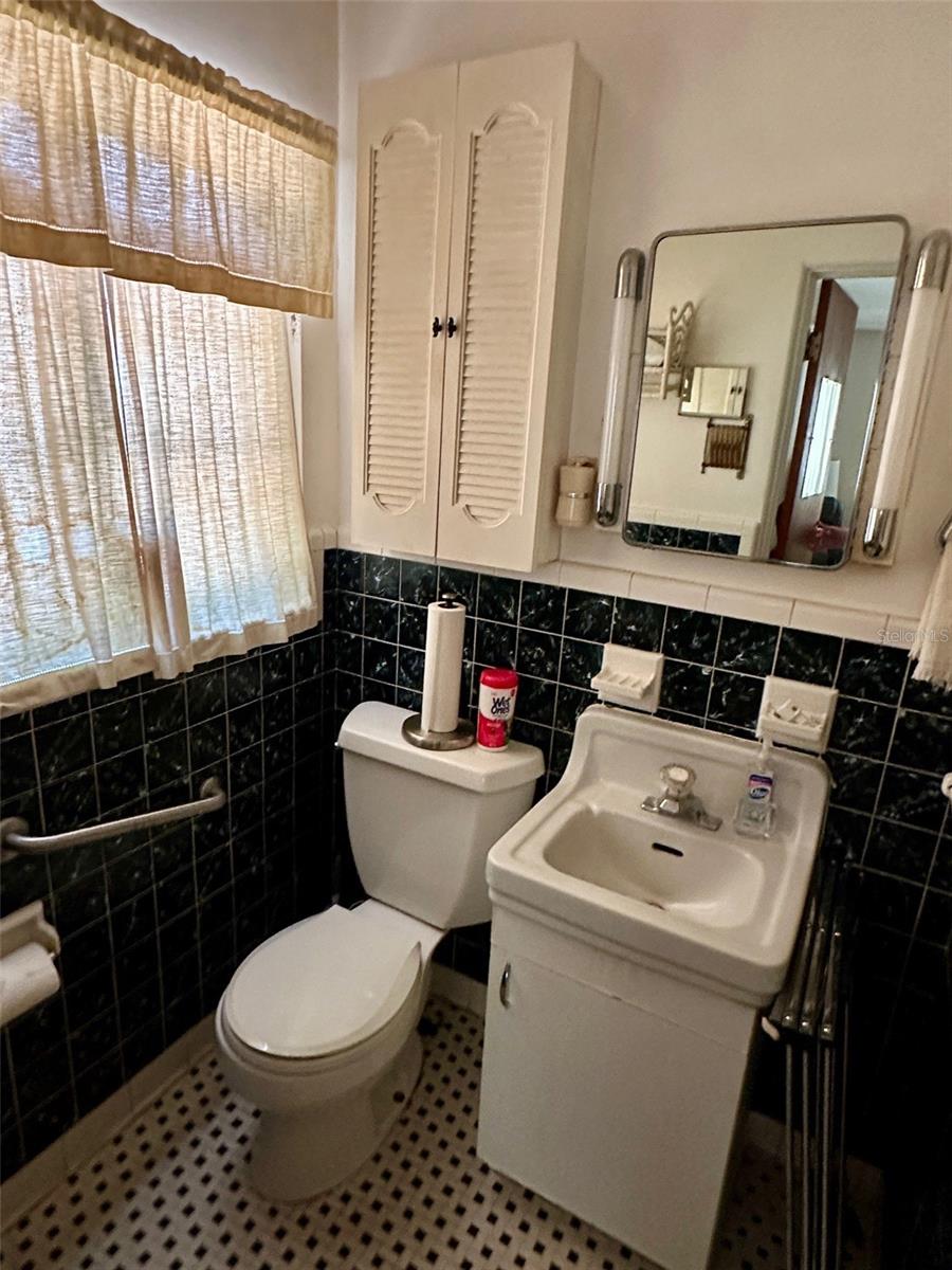 104 SUNSET DR
