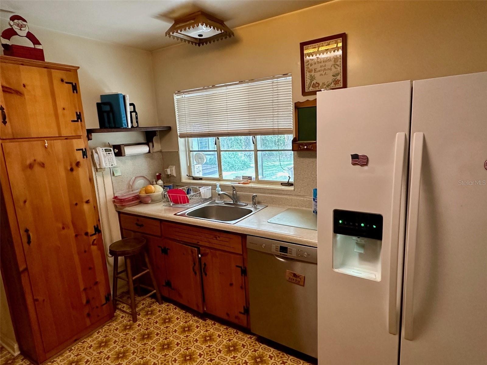 104 SUNSET DR