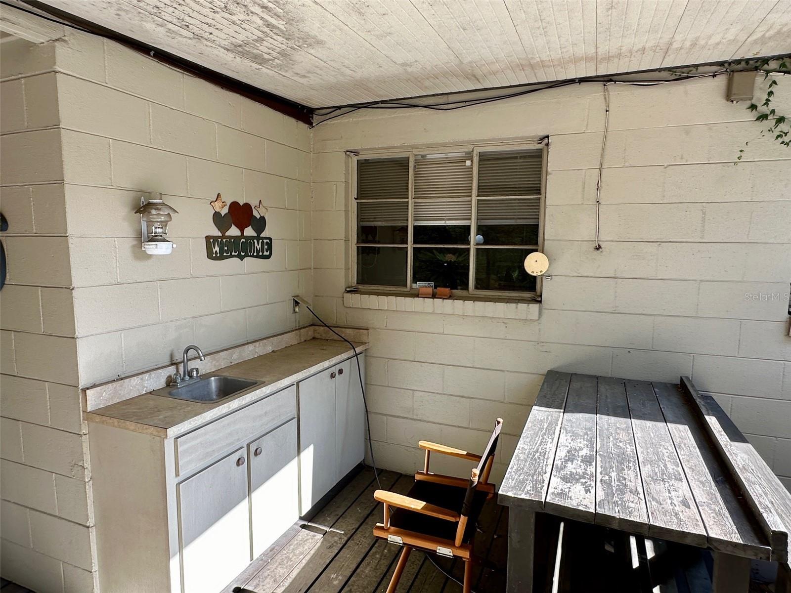 104 SUNSET DR