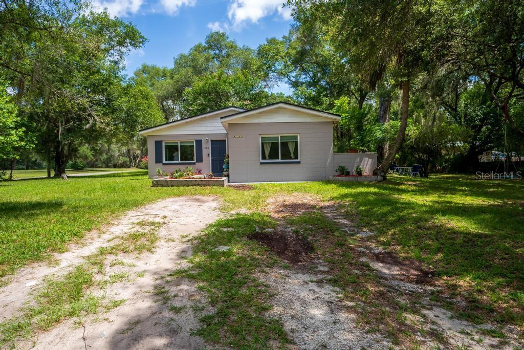 1123 W WINNEMISSETT AVE