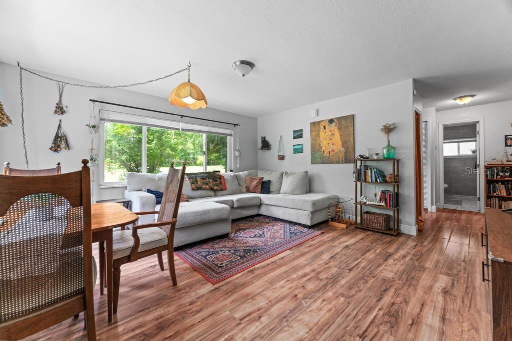 1123 W WINNEMISSETT AVE