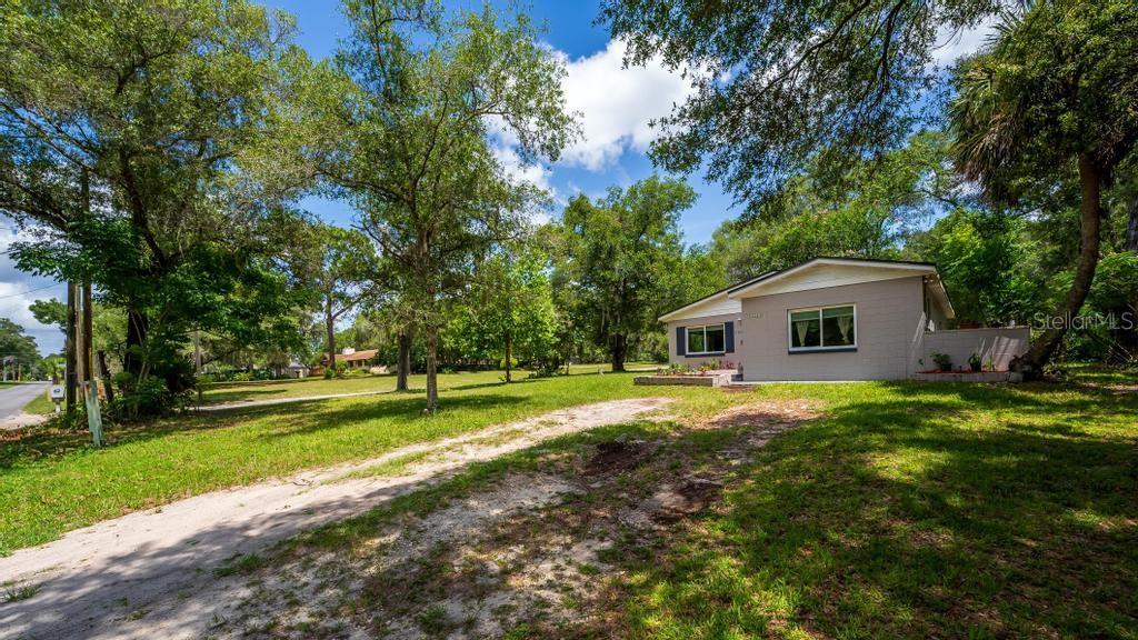 1123 W WINNEMISSETT AVE