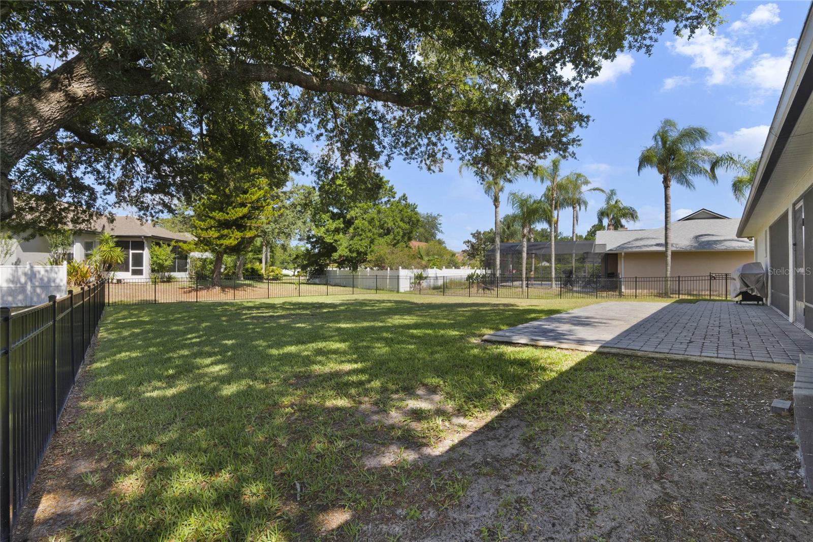 5689 MERLIN WAY