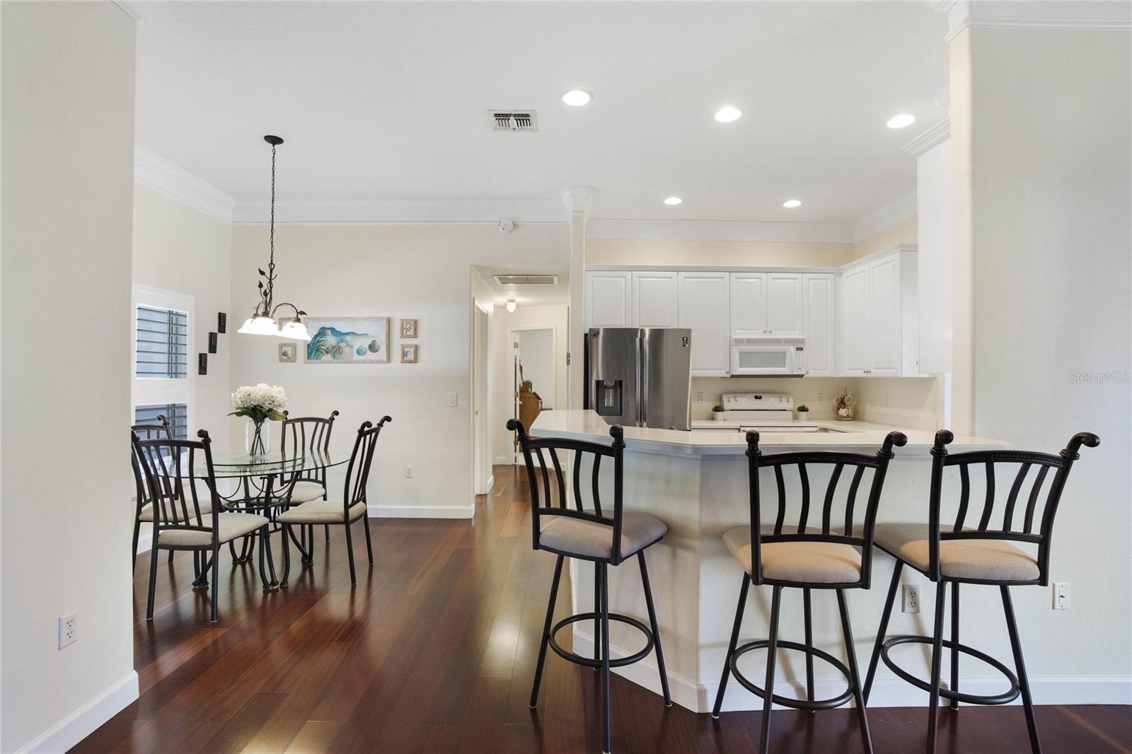 5689 MERLIN WAY
